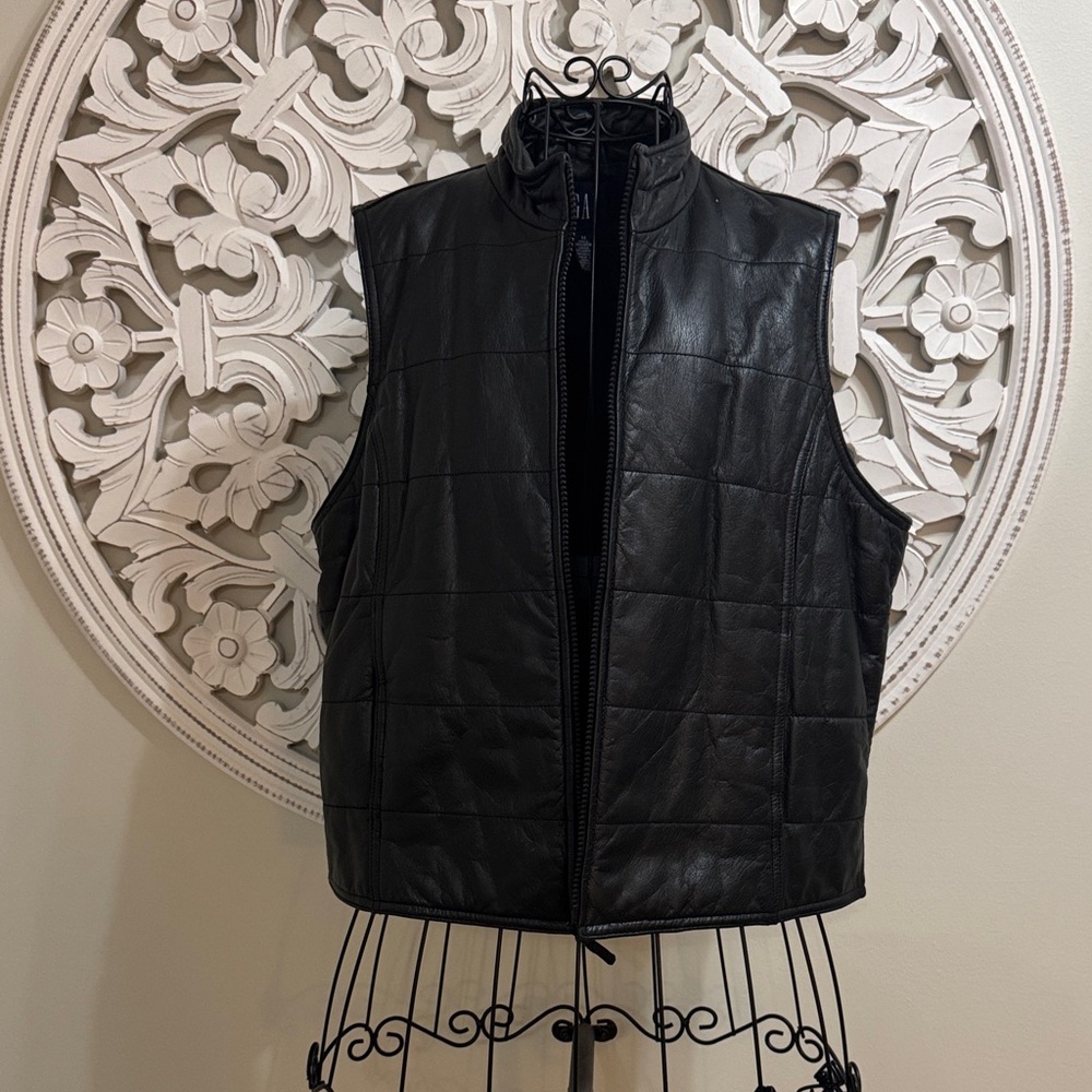 GAP Women's Dark Quilted Vest